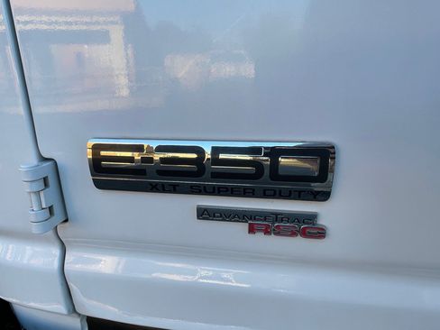 Used 2014 Ford E-350 and Econoline 350 XLT image 11