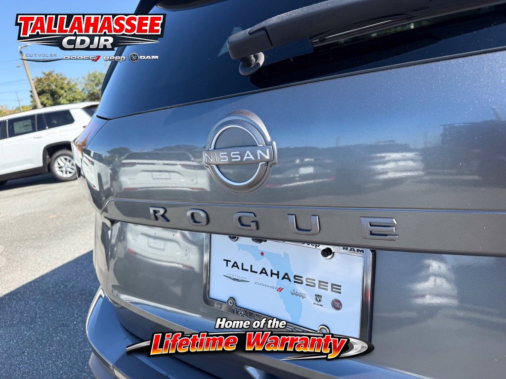 Used 2024 Nissan Rogue S AWD/4WD image 6
