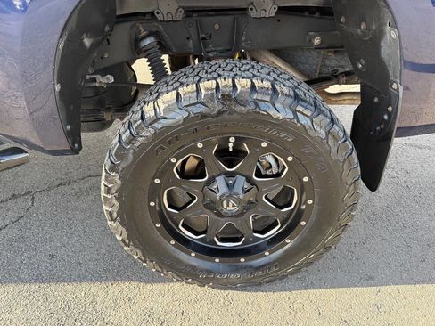 Used 2012 Toyota Tundra 4x4 CrewMax image 9