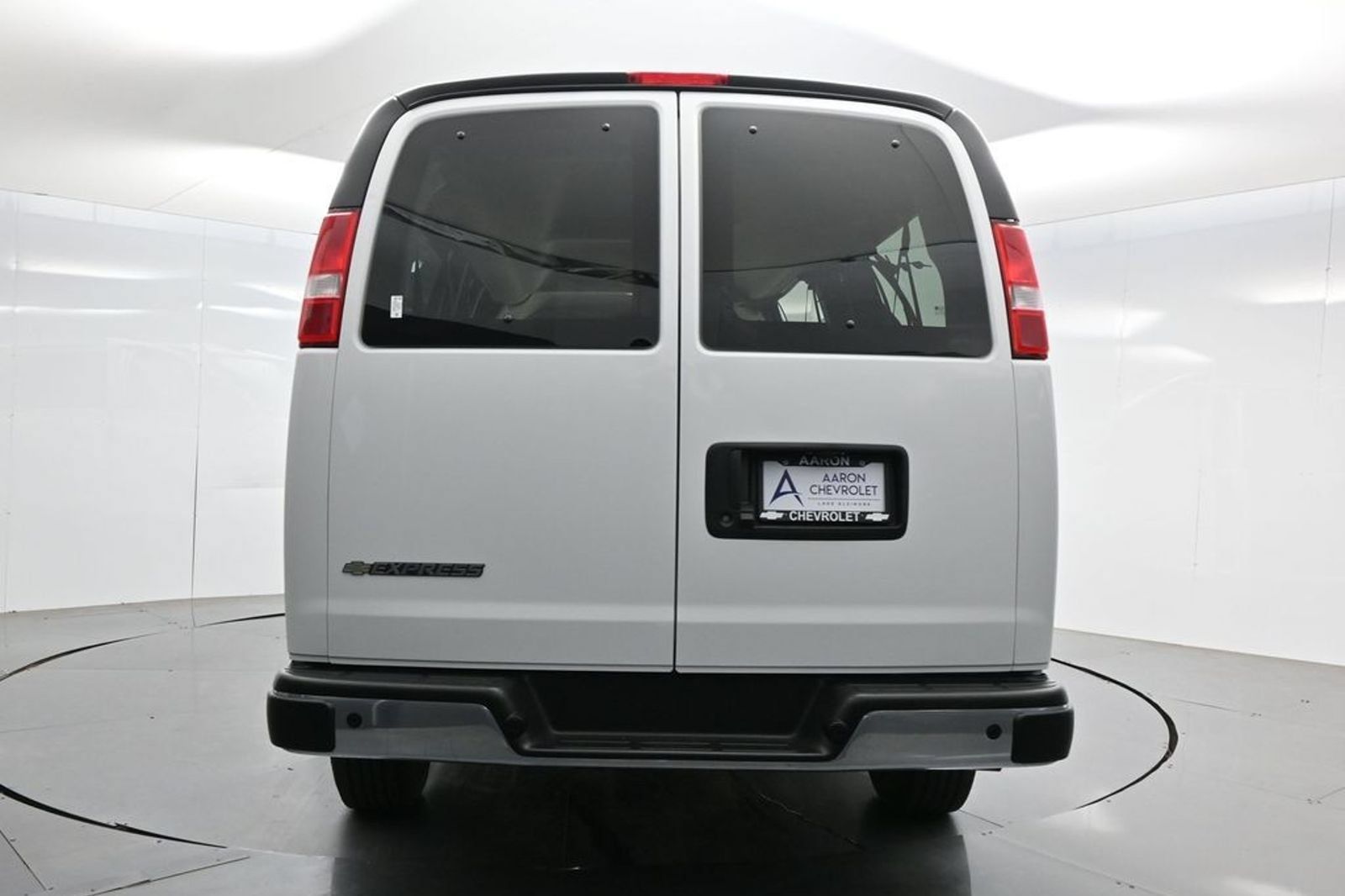 Used 2025 Chevrolet Express 3500 LT w/ LT Preferred Equipment Group RWD image 40