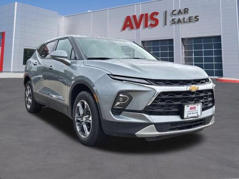 Used 2025 Chevrolet Blazer LT AWD/4WD image 3
