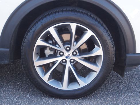 Used 2025 Ford Explorer Platinum w/ Ultimate Package image 9