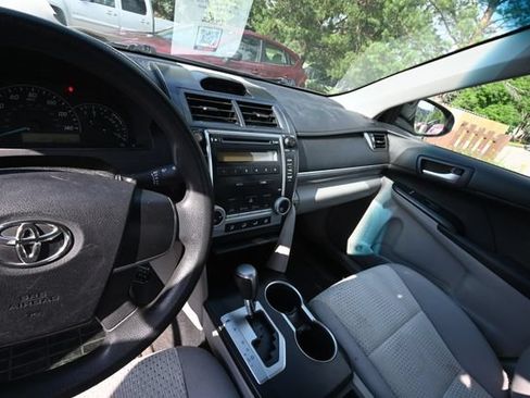 Used 2012 Toyota Camry FWD image 8