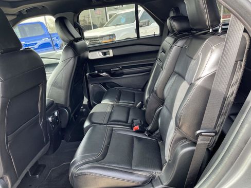 Used 2022 Ford Explorer ST w/ Equipment Group 401A image 11