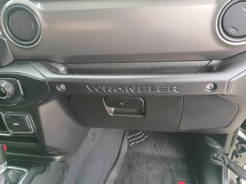 Used 2018 Jeep Wrangler Sport AWD/4WD image 15