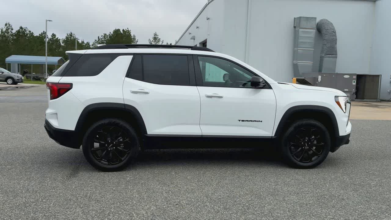 New 2027 GMC Terrain Elevation w/ Elevation Premium Package FWD image 9