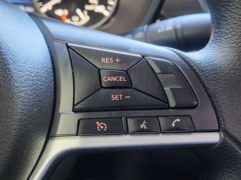 Used 2024 Nissan Altima 2.5 SV image 17