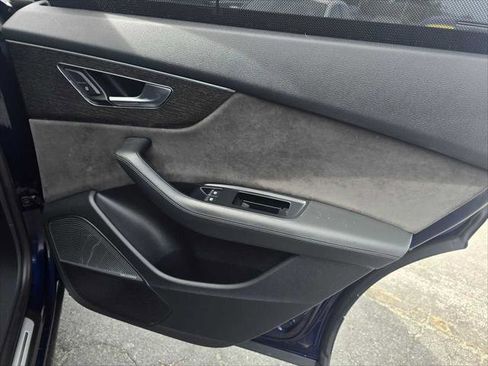 Used 2019 Audi Q8 Prestige w/ Luxury Package image 13