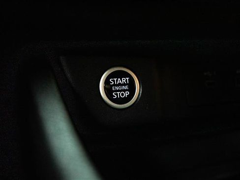 Used 2023 Nissan Rogue S image 19