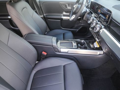 New 2026 Mercedes-Benz GLB 250 4MATIC image 15