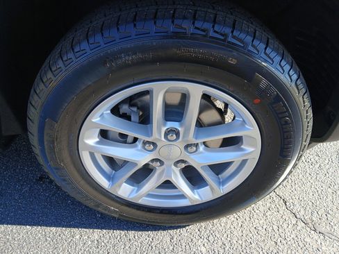 New 2025 Jeep Grand Cherokee Laredo X image 21