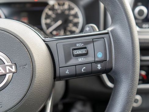 Used 2023 Nissan Rogue SV image 22