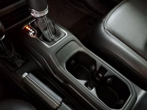 Used 2023 Jeep Wrangler Unlimited Sahara w/ Cold Weather Group image 17