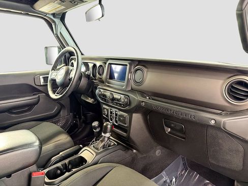 Used 2018 Jeep Wrangler Unlimited Sport S AWD/4WD image 30