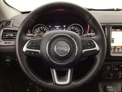 Used 2017 Jeep Compass Trailhawk w/ Leather Interior Group AWD/4WD image 32