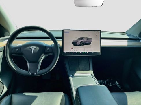 Used 2024 Tesla Model Y Long Range AWD/4WD image 22