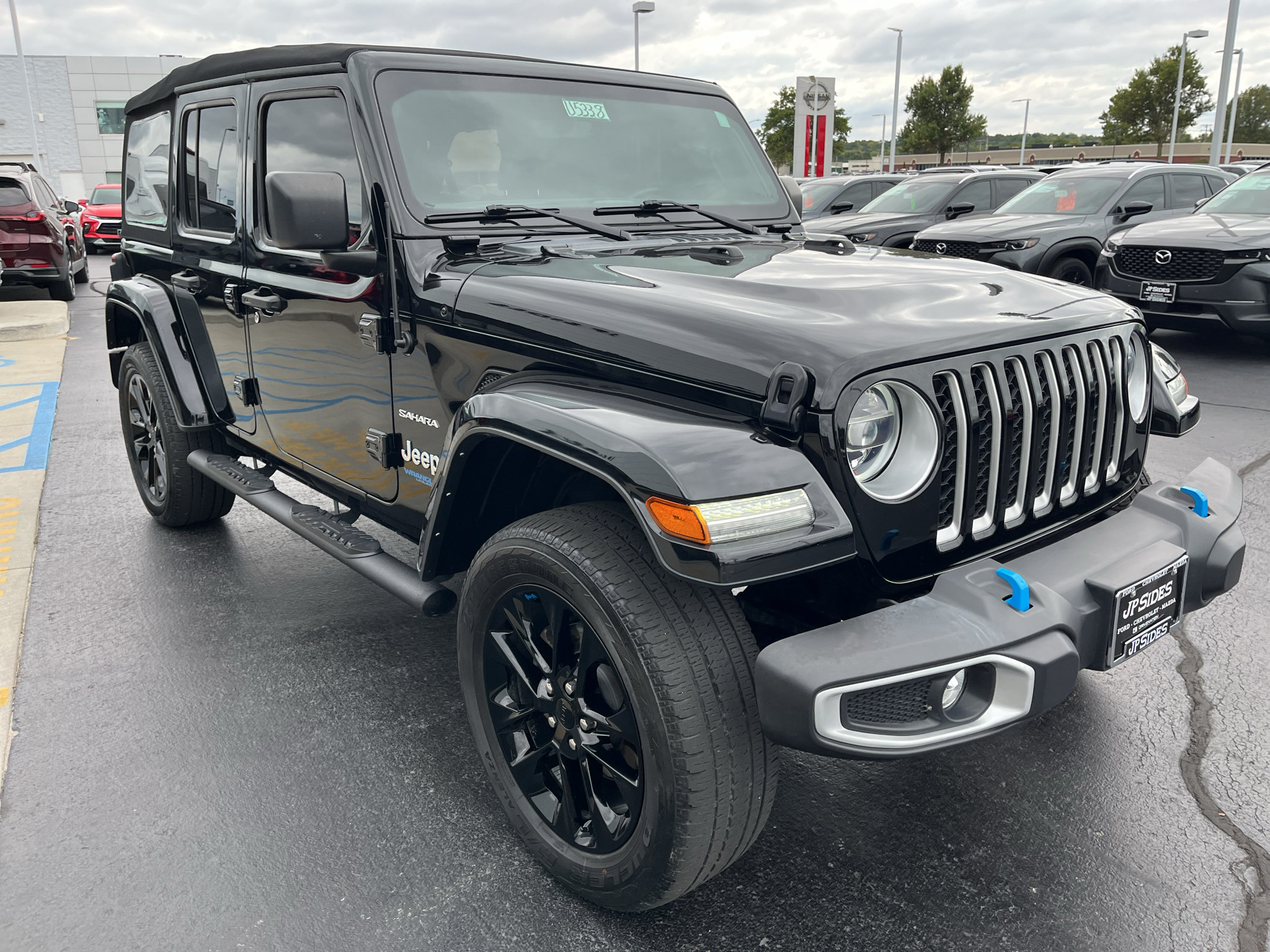 Used 2022 Jeep Wrangler Unlimited Sahara w/ Cold Weather Group AWD/4WD image 6