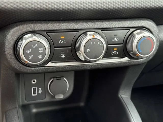 Certified 2025 Nissan Kicks Play S FWD image 35
