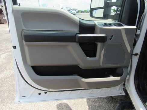 Used 2020 Ford F550 2WD Crew Cab Super Duty image 29