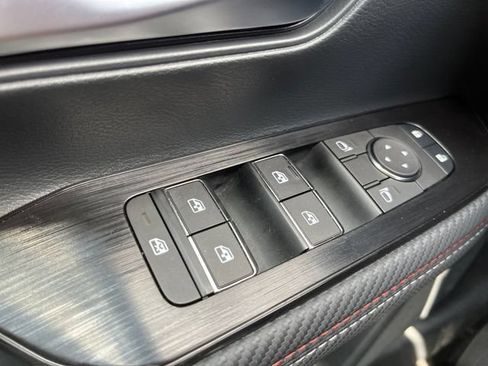 Certified 2025 Nissan Kicks SR AWD/4WD image 27