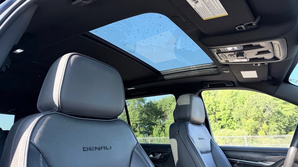Used 2021 GMC Yukon Denali AWD/4WD image 12