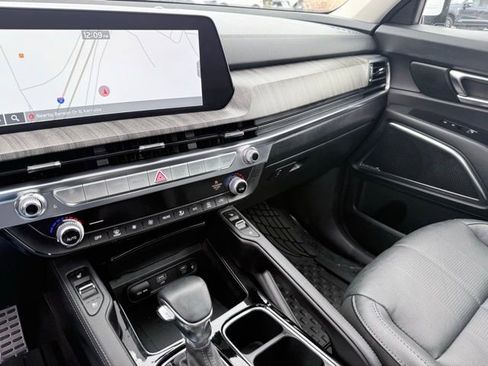 Used 2024 Kia Telluride SX w/ Towing Package image 47