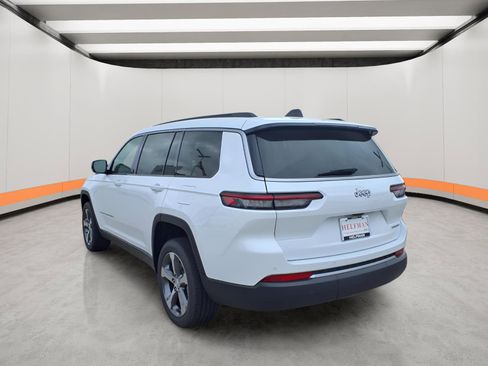 New 2026 Jeep Grand Cherokee L Limited RWD image 4