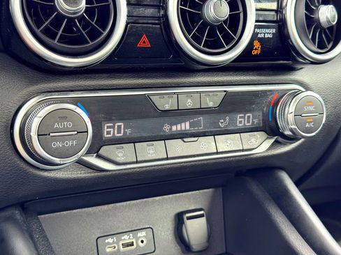 Used 2023 Nissan Sentra SR w/ SR Premium Package image 29