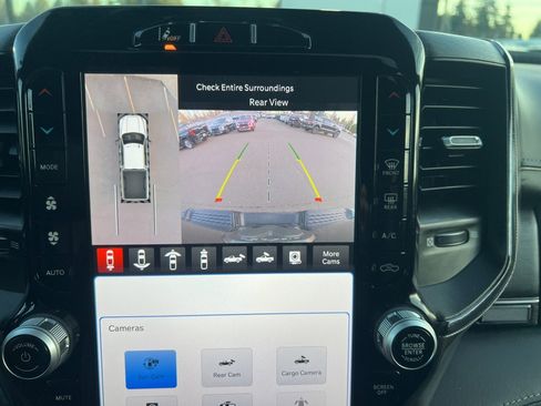 Used 2024 RAM 2500 Limited image 10