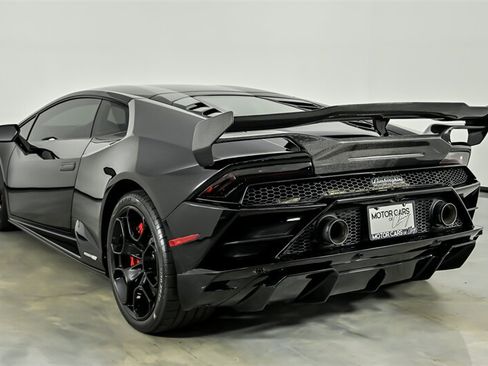 Used 2021 Lamborghini Huracan EVO RWD image 7