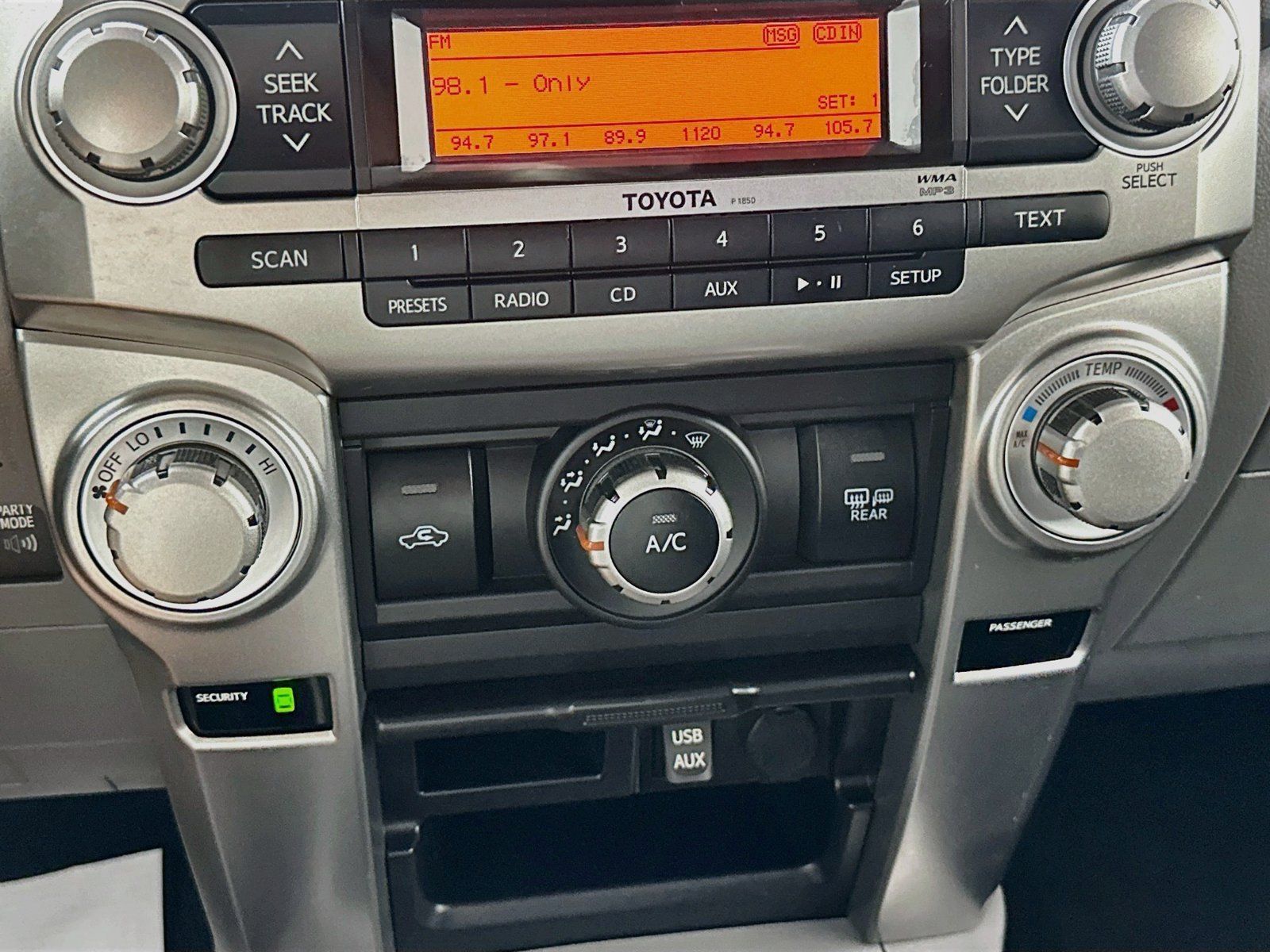 Used 2013 Toyota 4Runner SR5 AWD/4WD image 14