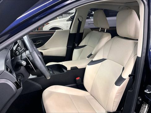 Used 2024 Lexus ES 350 image 8