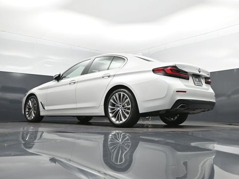 Certified 2023 BMW 530i w/ Convenience Package RWD image 40