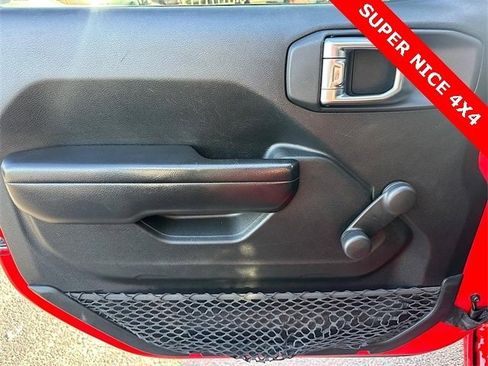 Used 2021 Jeep Gladiator Sport image 12