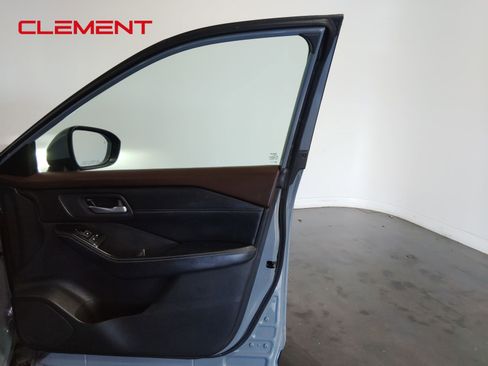 Used 2023 Nissan Rogue SL w/ SL Premium Package image 39