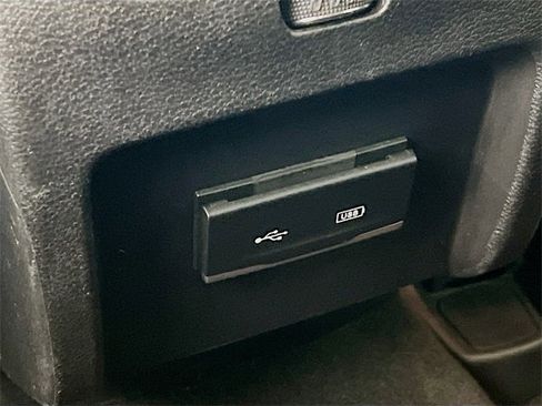 Used 2020 Jeep Cherokee Latitude Plus image 32