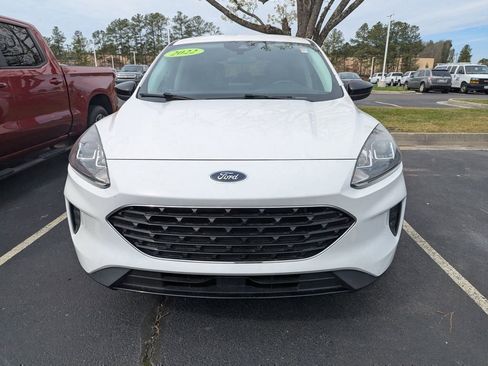 Used 2022 Ford Escape SE w/ SE Sport Appearance Package FWD image 2