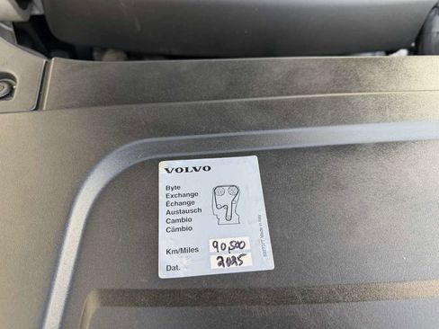 Used 2016 Volvo XC90 T6 Momentum w/ Momentum Plus Package image 29