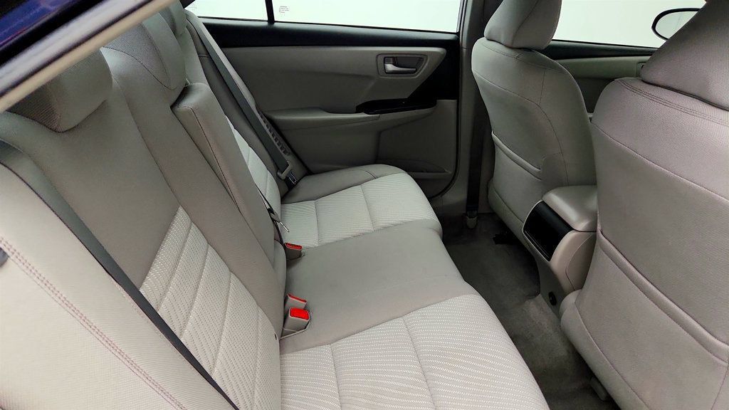 Used 2017 Toyota Camry LE FWD image 22