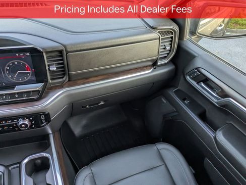 Used 2023 GMC Sierra 1500 SLT w/ SLT Premium Package AWD/4WD image 17