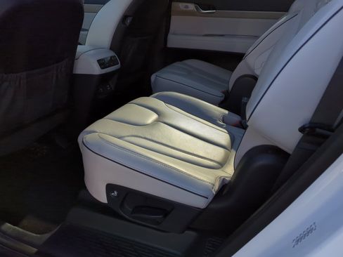 Used 2021 Hyundai Palisade Limited image 11