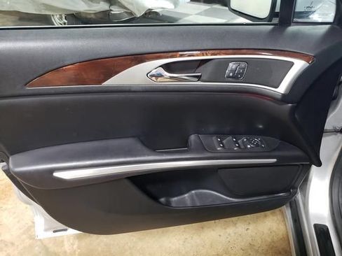 Used 2016 Lincoln MKZ w/ Equipment Group 300A Reserve FWD image 11