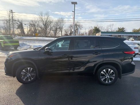 Used 2022 Toyota Highlander XLE image 5
