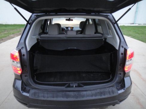 Used 2014 Subaru Forester 2.5i Premium AWD/4WD image 18
