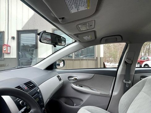 Used 2010 Toyota Corolla LE image 16