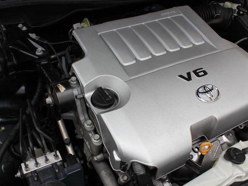 Used 2012 Toyota Camry XLE FWD image 26