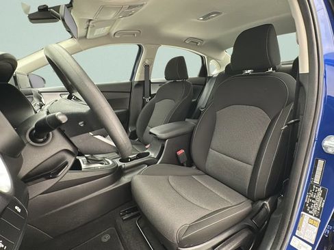 Used 2023 Kia Forte LXS FWD image 13