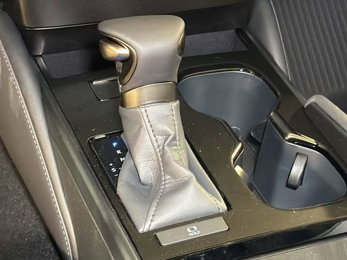 New 2025 Lexus ES 350 Ultra Luxury image 16