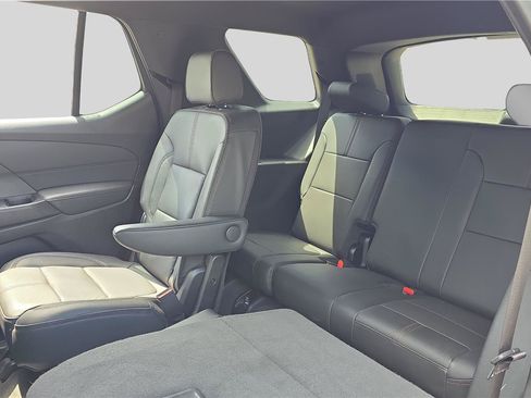 Used 2023 Chevrolet Traverse RS AWD/4WD image 19