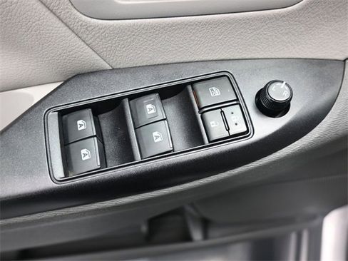 Used 2020 Toyota Sienna LE image 13